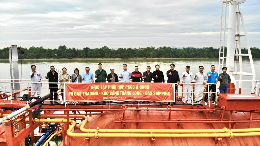 Gas Shipping tổ chức diễn tập phương án chữa cháy, cứu nạn, cứu hộ (phối hợp với Công ty PVGAS Trading và Kho cảng Thăng Long)