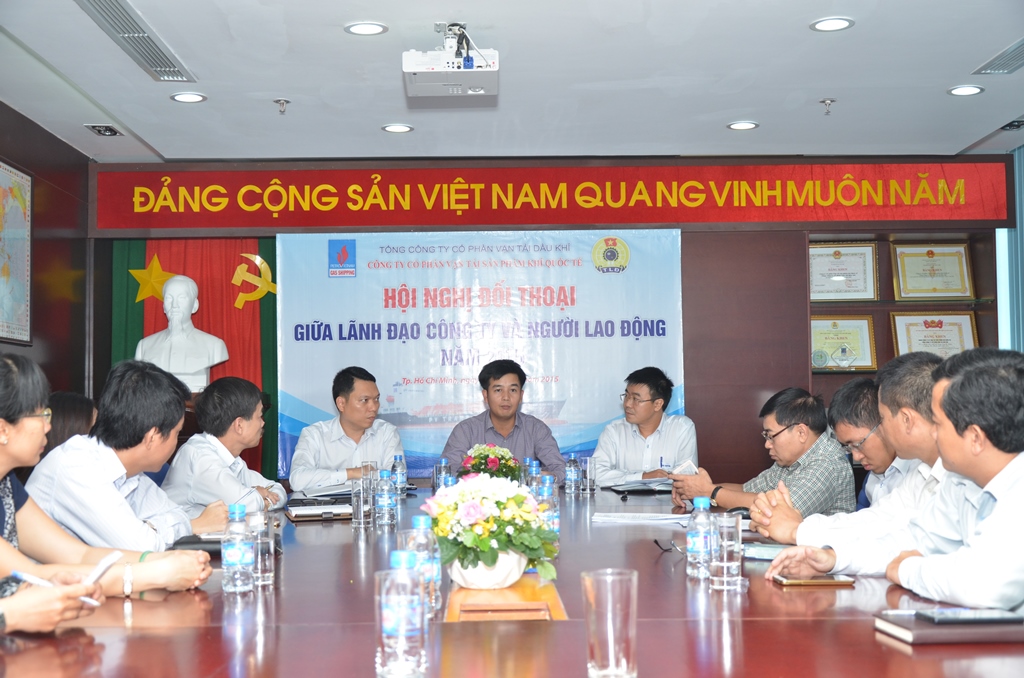 Hội nghị đối thoại người lao động 2015